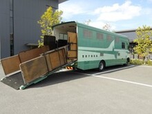 馬運車（後部）
