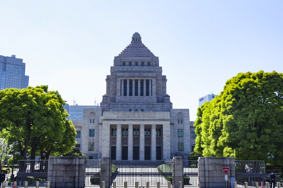 第一方面